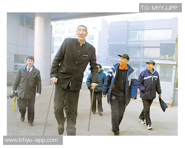 街头偶遇姚明的那一刻让我感受到巨人的温暖与亲切