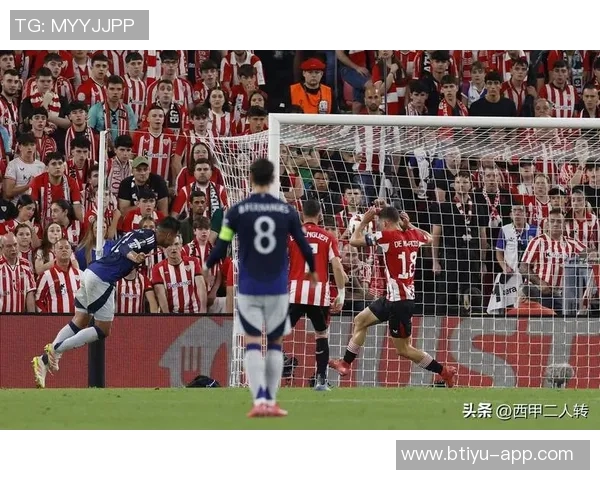 欧联杯激战巴萨凭借红牌风波以1-0战胜曼联全场精彩集锦回顾