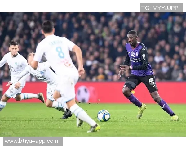 中超赛场惊现冷门AC米兰大胜阿森纳五球引发全场狂欢 中超赛场惊现冷门AC米兰大胜阿森纳五球引发全场狂欢