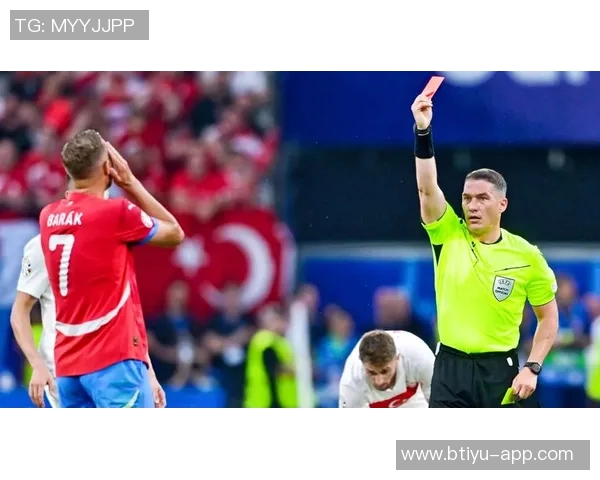 欧联杯阿森纳与那不勒斯战平乌龙球引发全场争议判罚热议 欧联杯阿森纳与那不勒斯战平乌龙球引发全场争议判罚热议