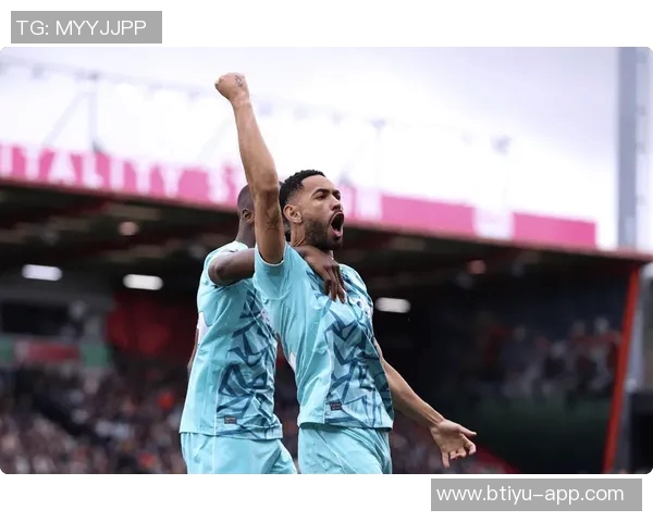 英超激战切尔西逆转热刺四比三全场沸腾转会传闻再起