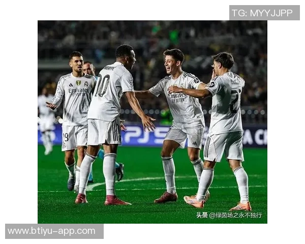 德甲焦点战利物浦与皇马握手言和争议判罚引发全场热议