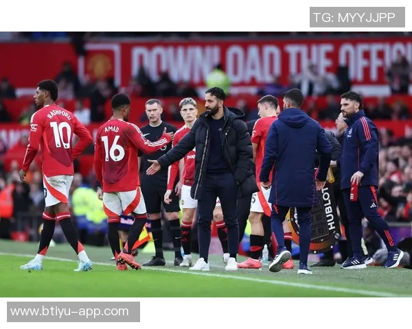 英超激战:那不勒斯以5-1大胜曼联红牌事件引发全场热议 英超激战:那不勒斯以5-1大胜曼联红牌事件引发全场热议