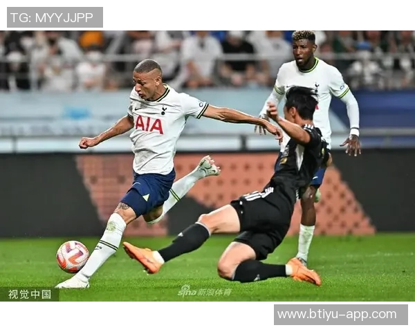 友谊赛精彩对决：里昂与热刺战成平局帽子戏法引发全场热烈反响